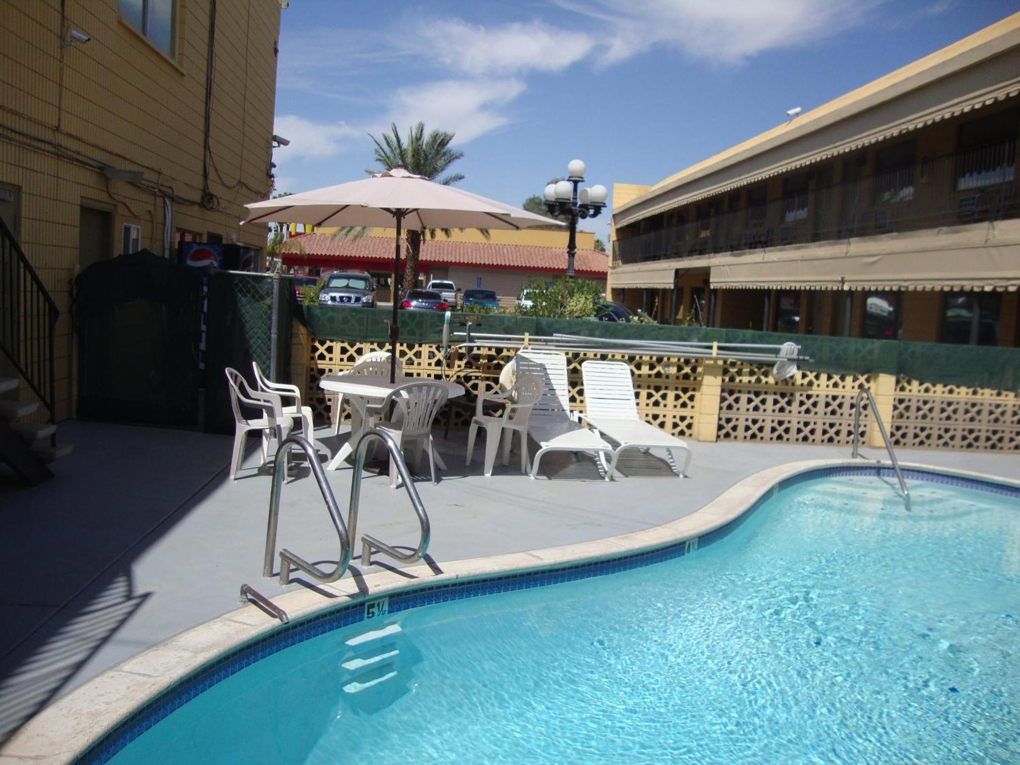Townhouse Inn And Suites Brawley Εξωτερικό φωτογραφία