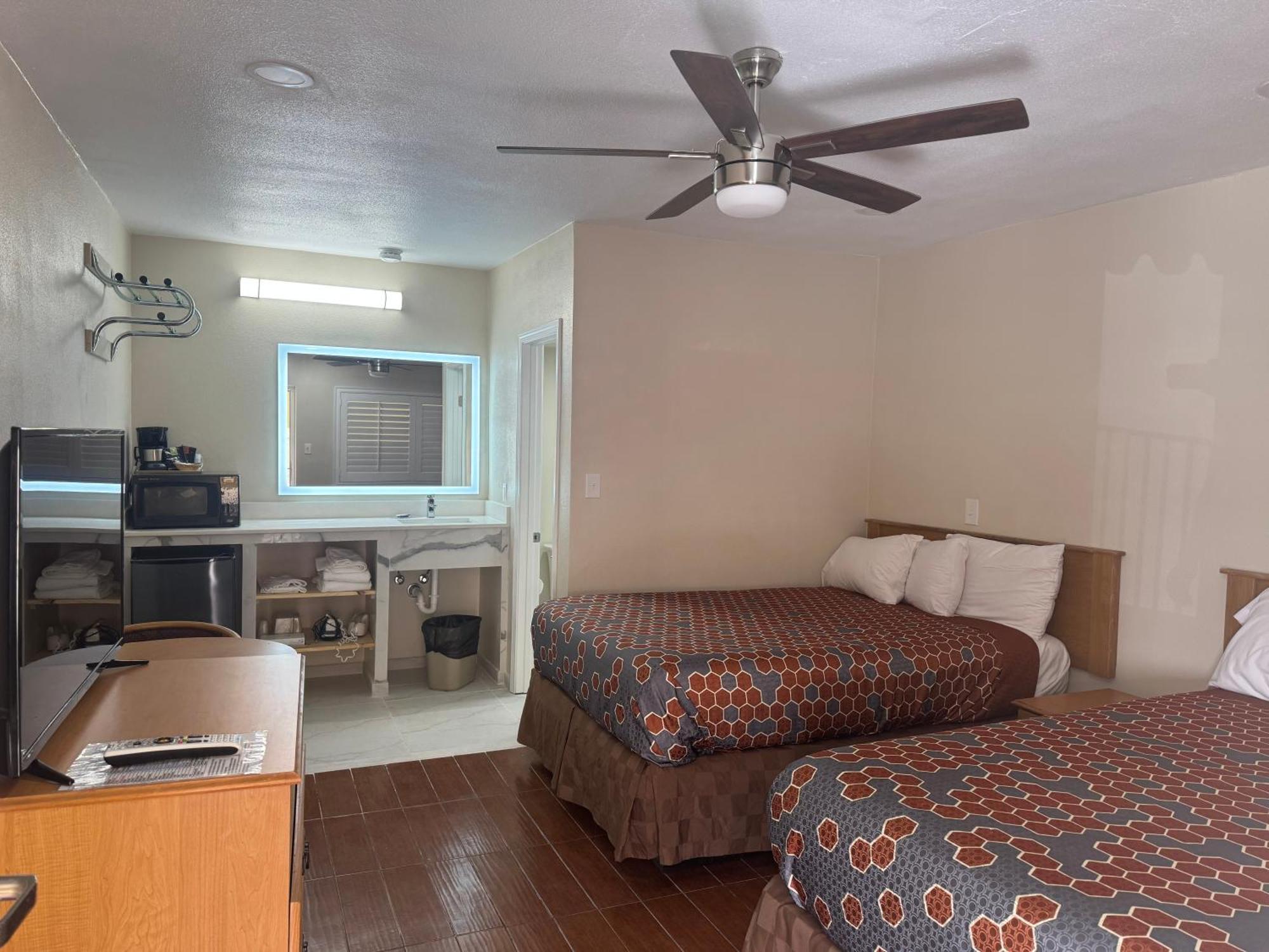 Townhouse Inn And Suites Brawley Εξωτερικό φωτογραφία