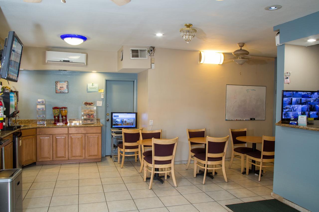 Townhouse Inn And Suites Brawley Εξωτερικό φωτογραφία