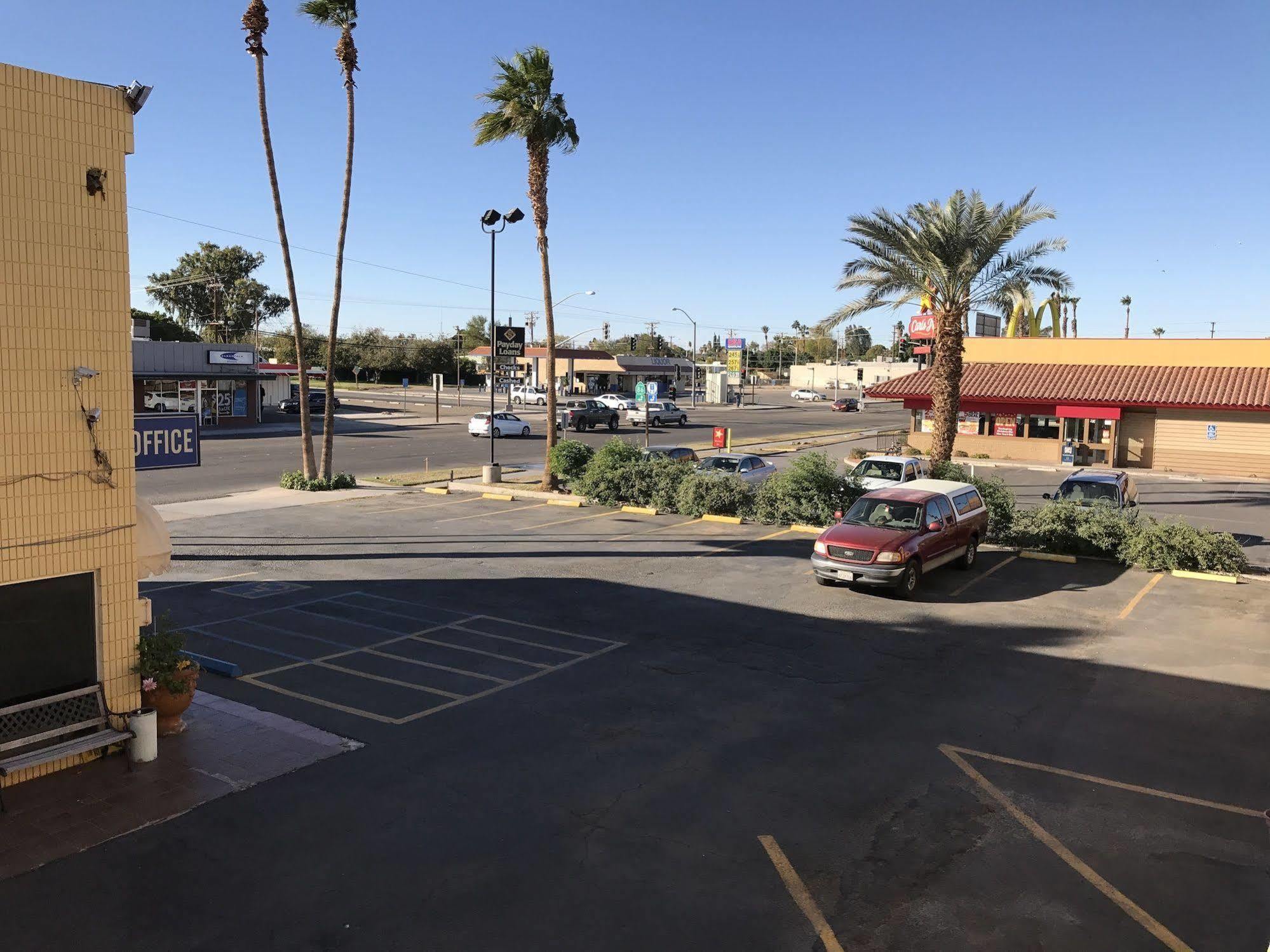 Townhouse Inn And Suites Brawley Εξωτερικό φωτογραφία