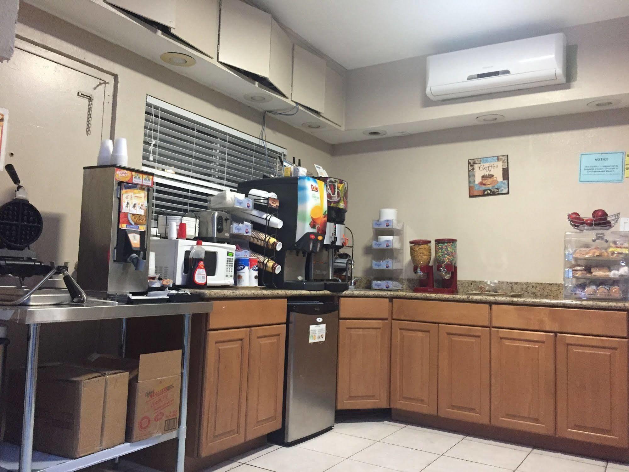 Townhouse Inn And Suites Brawley Εξωτερικό φωτογραφία