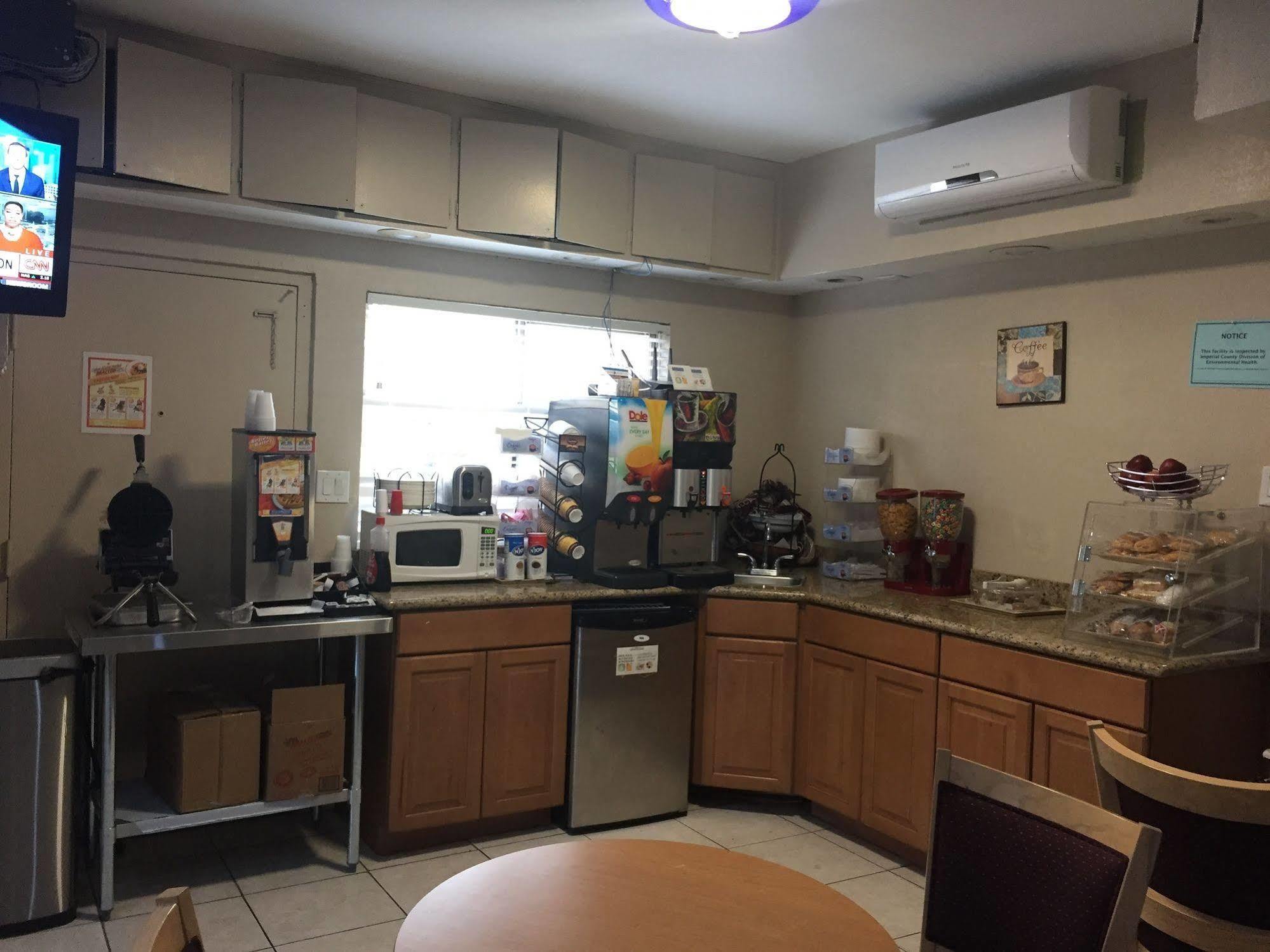 Townhouse Inn And Suites Brawley Εξωτερικό φωτογραφία