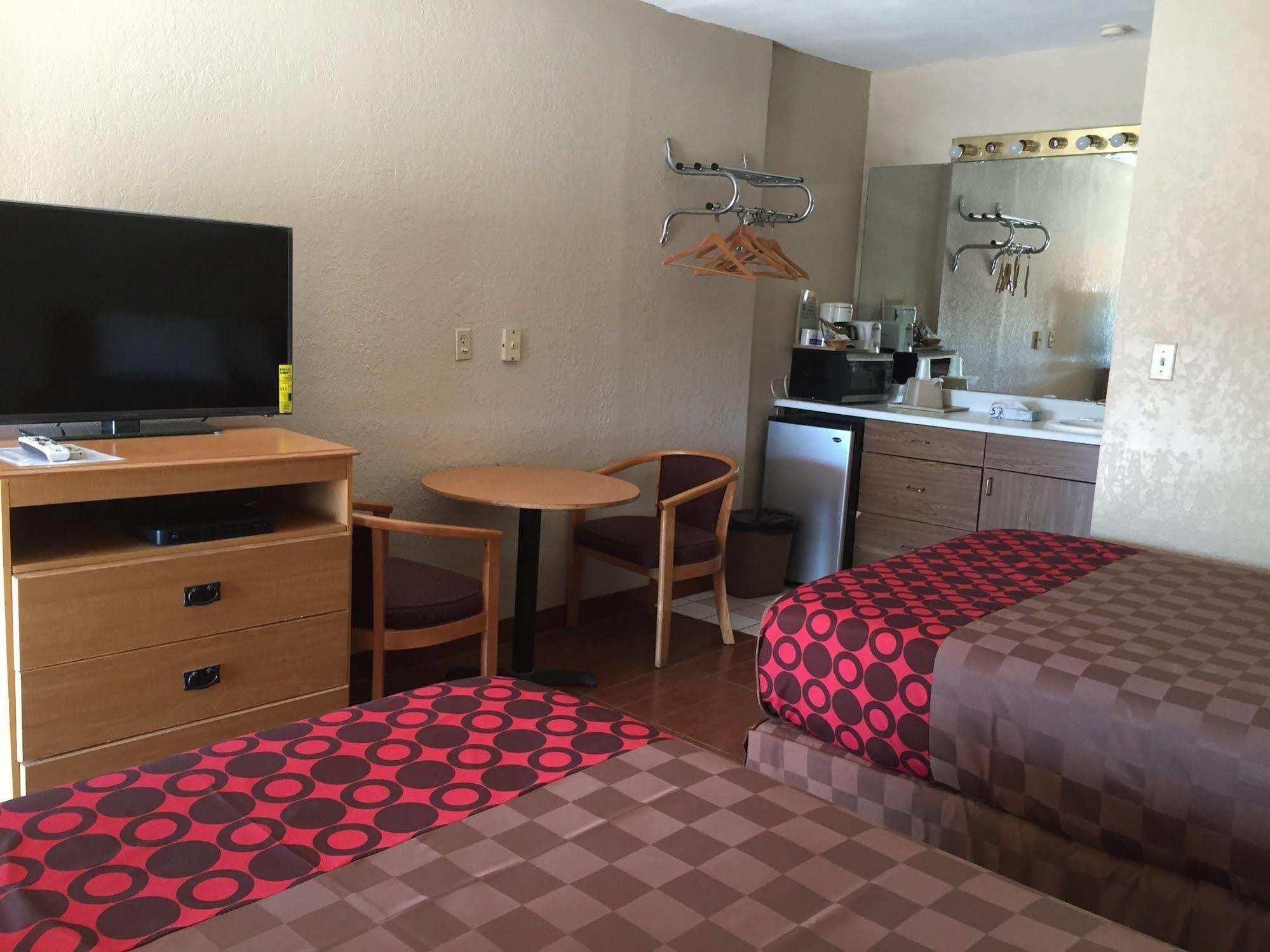 Townhouse Inn And Suites Brawley Εξωτερικό φωτογραφία