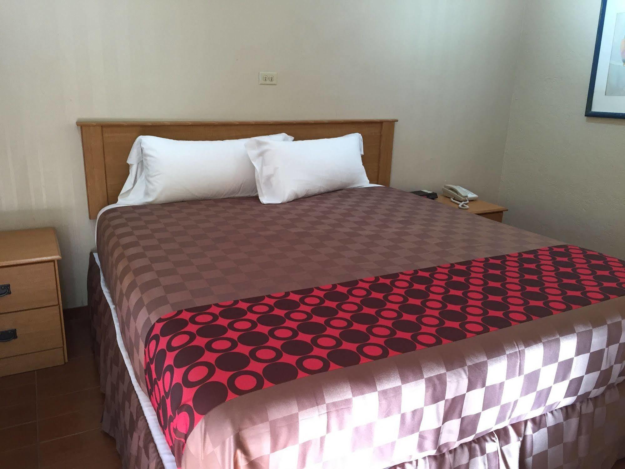 Townhouse Inn And Suites Brawley Εξωτερικό φωτογραφία